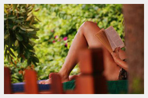 IMPULSES was founded in Hong Kong. The main sales office is located in Bern, Switzerland. There are design and quality control departments in both Guangdong and Bern, ensuring that the company truly combines the best of East and West.